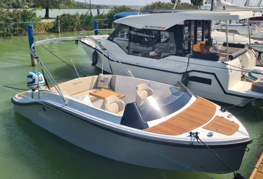 Corsiva 607 Runabout – 1. kép
