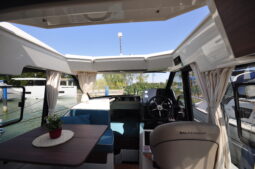 Suncamper 31 – ÚJ 1 szezon elektromos lakó/túra hajó – 50 LE külmotorral – 26 kWh full