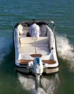 Corsiva 605 New Age Stream edition – elektromos nagy teljesítményű day cruiser full