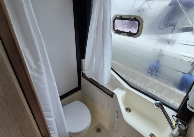 Suncamper 35 – majdnem új 2023 elektromos lakó / túrahajó céges értékesítés full