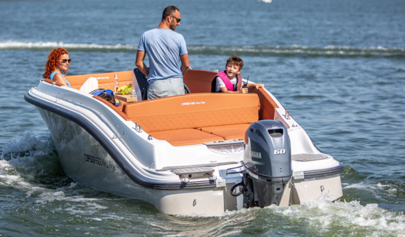 Corsiva 605 New Age Stream edition – elektromos nagy teljesítményű day cruiser full