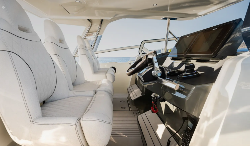 YOT 36 Luxus Katamarán – elektromos Power Catamaran – a Balatonon full