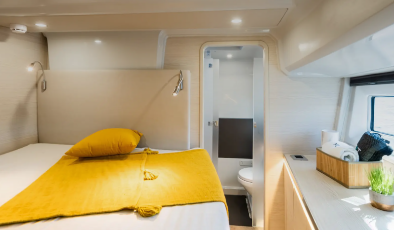 YOT 36 Luxus Katamarán – elektromos Power Catamaran – a Balatonon full