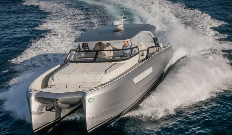 YOT 36 Luxus Katamarán – elektromos Power Catamaran – a Balatonon full