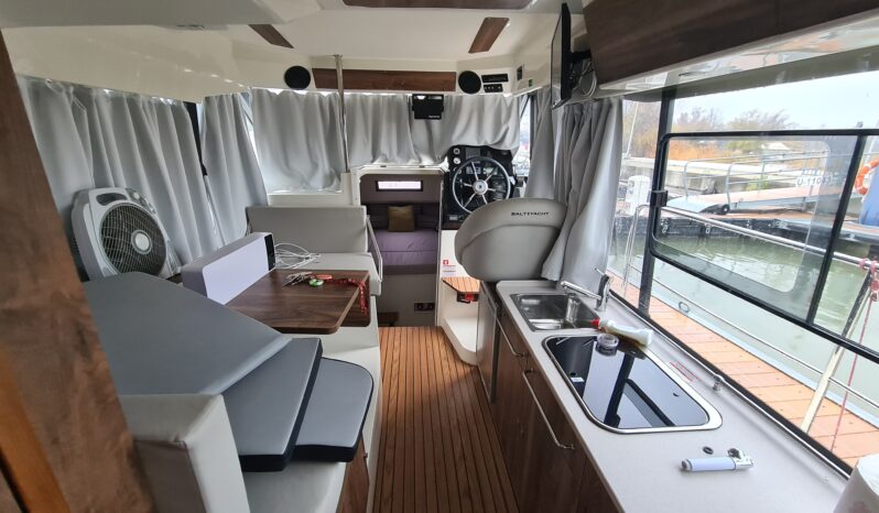 Suncamper 35 – elektromos lakóhajó + hajógenerátorral full
