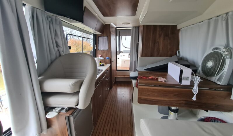 Suncamper 35 – elektromos lakóhajó + hajógenerátorral full