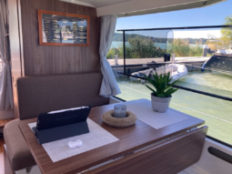 Suncamper 35 – prémium elektromos lakóhajó full