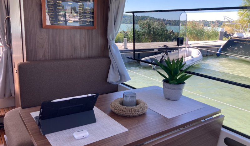 Suncamper 35 – prémium elektromos lakóhajó full