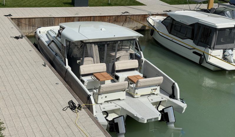 YOT 36 Luxus Katamarán – elektromos Power Catamaran – a Balatonon full