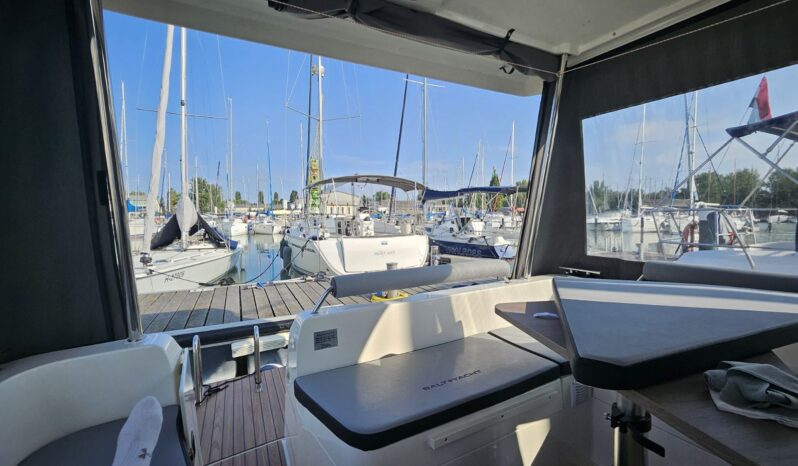 Suncamper 35 – újszerű 2023 elektromos lakó / túrahajó céges értékesítés full