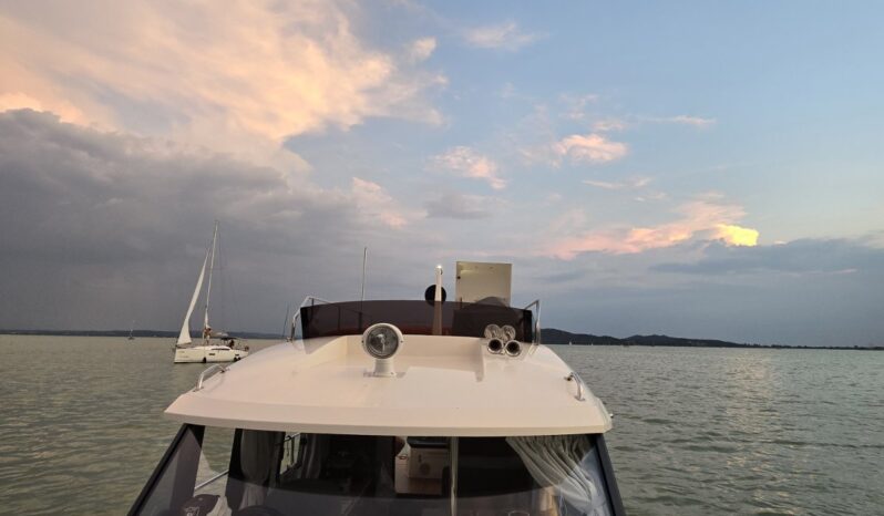 Suncamper 35 – újszerű 2023 elektromos lakó / túrahajó céges értékesítés full