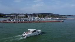YOT 36 Luxus Katamarán – elektromos Power Catamaran – a Balatonon full