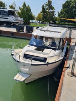 Suncamper 31 – ÚJ 1 szezon elektromos lakó/túra hajó – 50 LE külmotorral – 26 kWh full