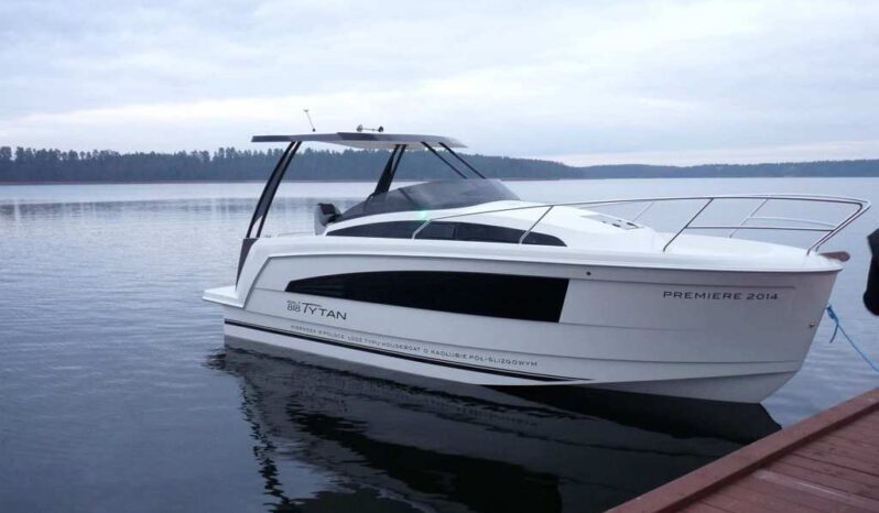 Balt 818 – elektromos lakó/túra yacht prémium felszereltséggel magánszemélytől full