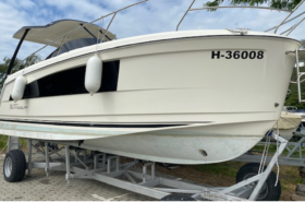 Balt 818 – elektromos lakó/túra yacht prémium felszereltséggel magánszemélytől